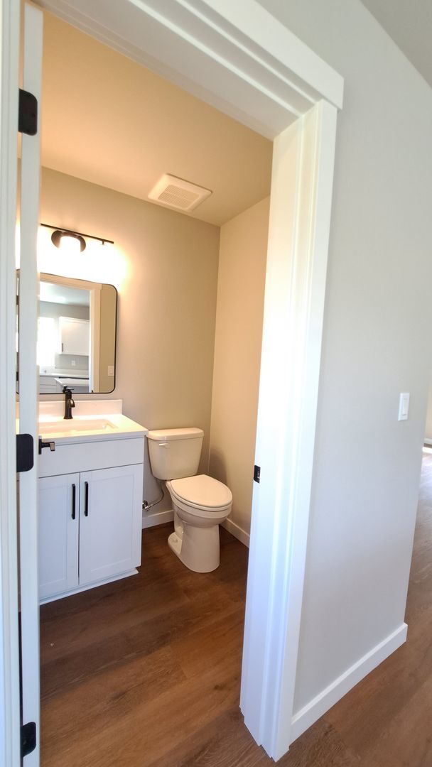 Building Photo - 3111 E Camellia Way