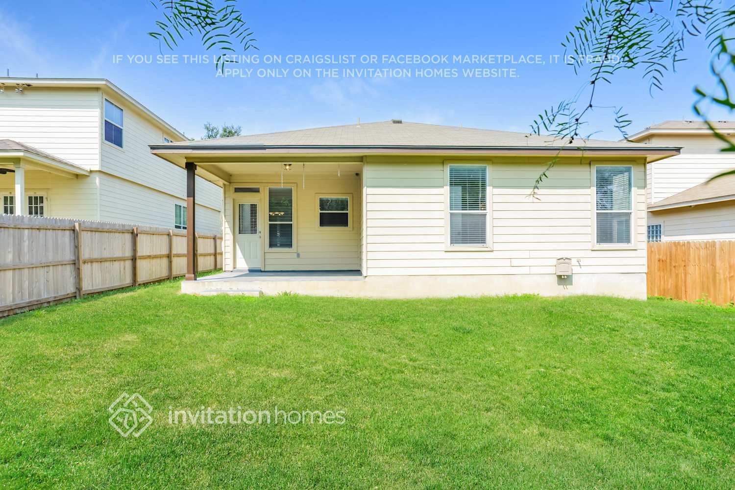 Building Photo - 710 Campion Red