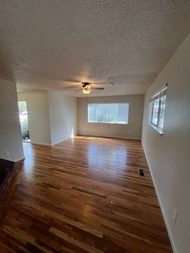 Building Photo - Durham 3 bedroom 2 bath Home, MOVE IN SPEC...