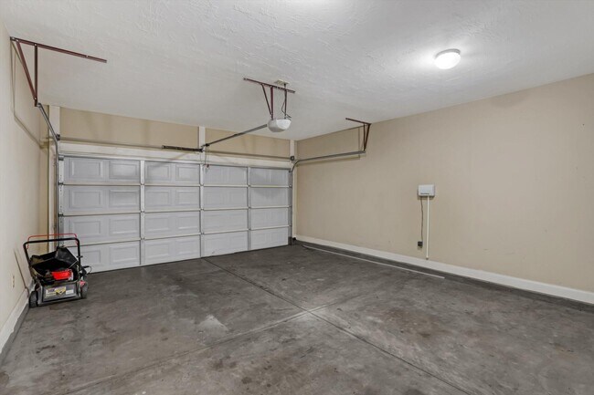 Building Photo - 219 Kickham Ln