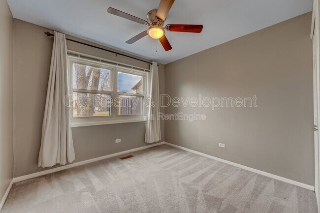 Building Photo - 5850 Fresno Ct