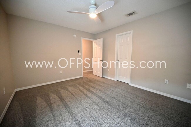 Building Photo - 214 Tooke St