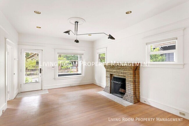 Building Photo - 5927 NE 31st Ave