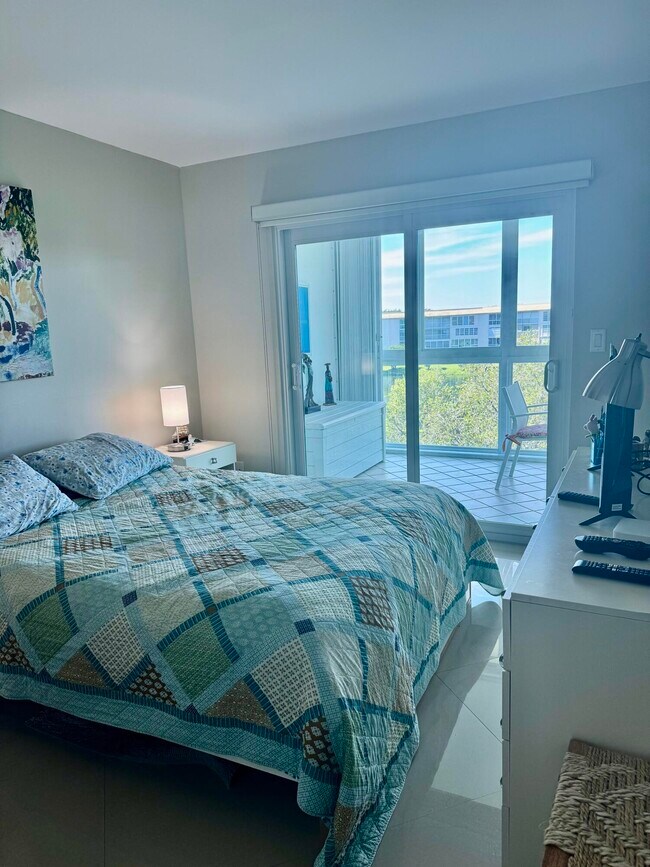 Building Photo - 1904 Bermuda Cir