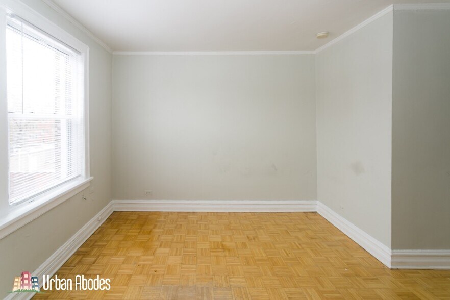 Building Photo - 701 W Belmont Ave