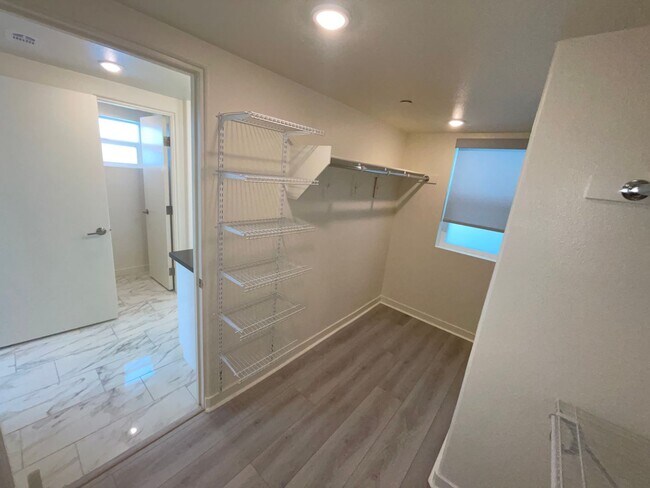 Building Photo - 3128 Cañon St