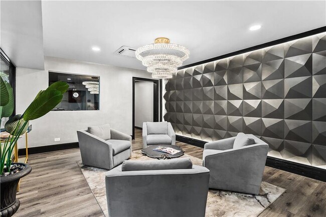 Building Photo - 3645 Peachtree Rd NE