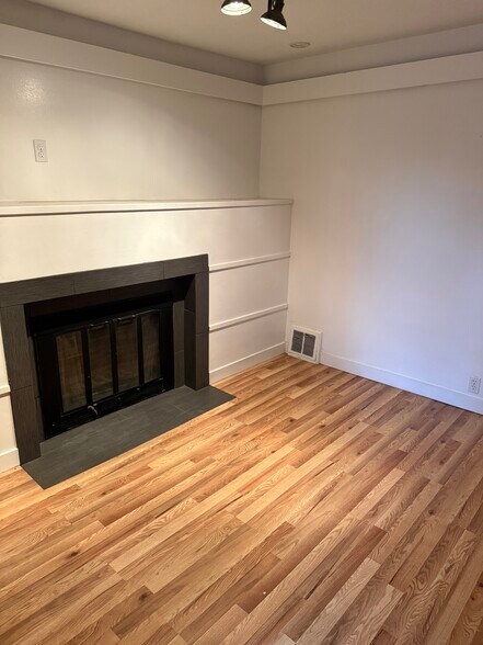 Building Photo - 544 Wilmington Ave