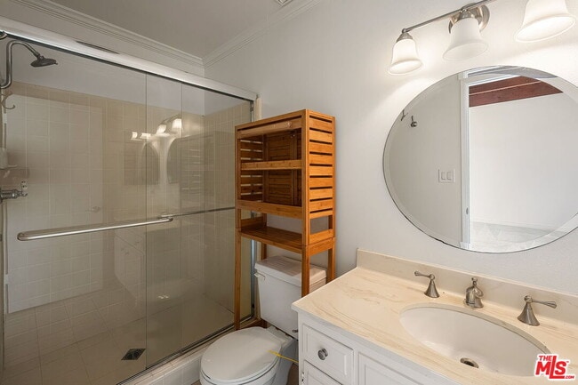 Building Photo - 1805 S Barrington Ave