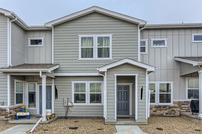 Building Photo - 10565 Paris St