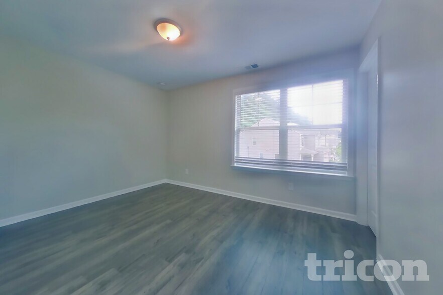 Building Photo - 313 Knowles Pl
