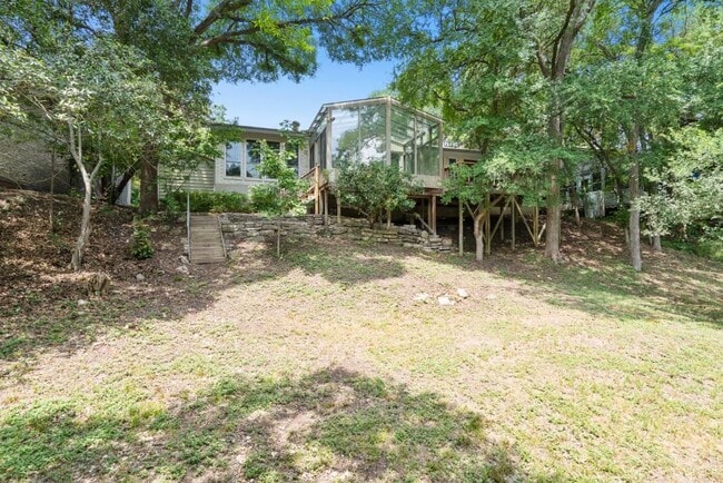 Building Photo - 11651 River Oaks Trail