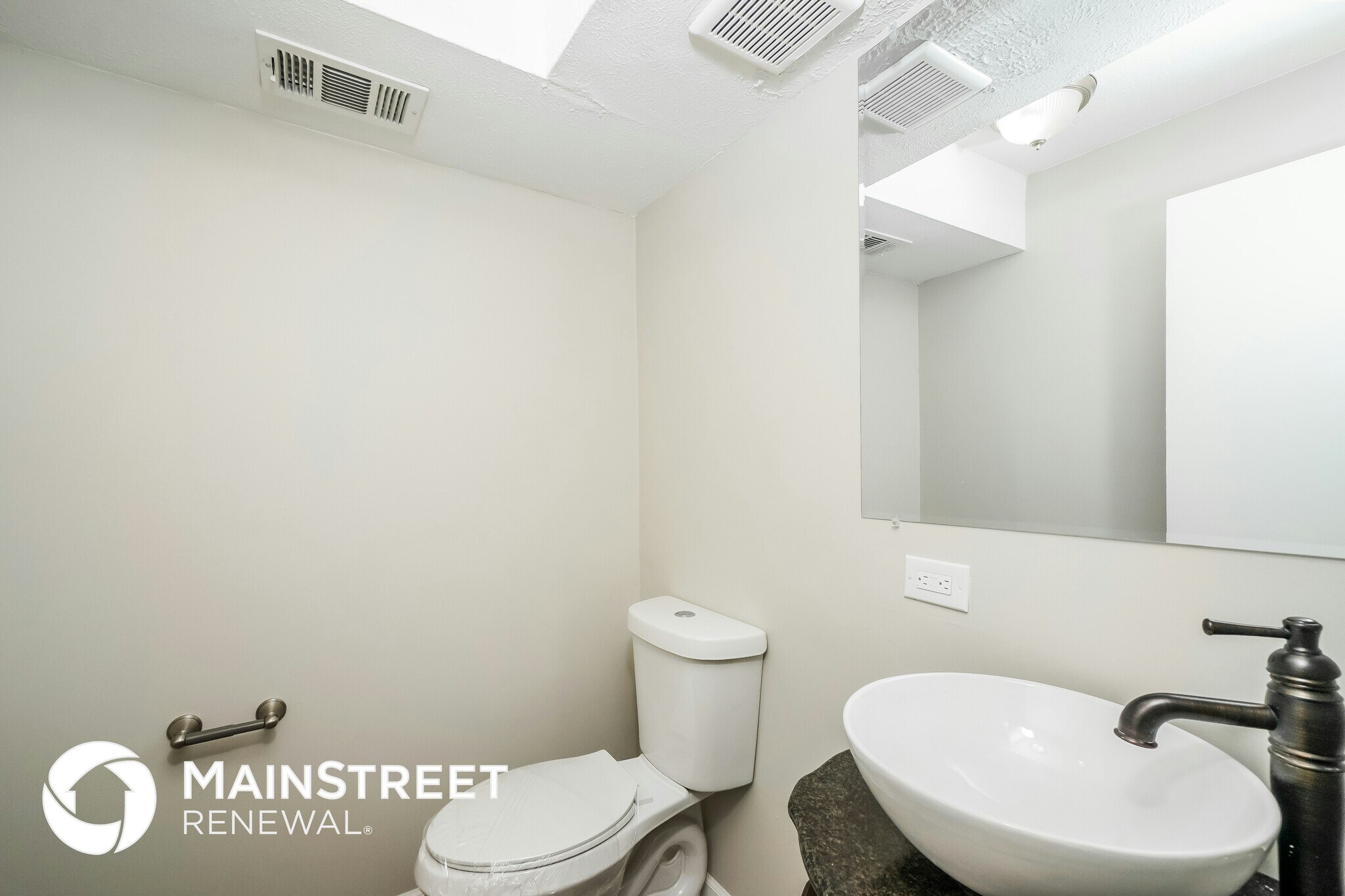 Building Photo - 8603 Honor Ave