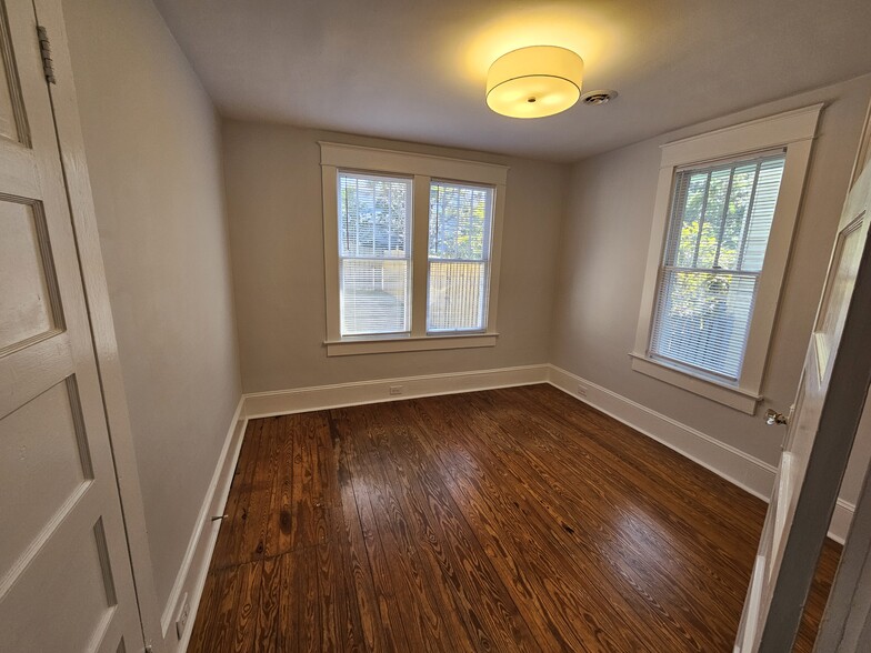 Building Photo - 209 S 2nd St