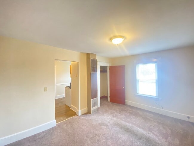 Building Photo - 16 Linwood St