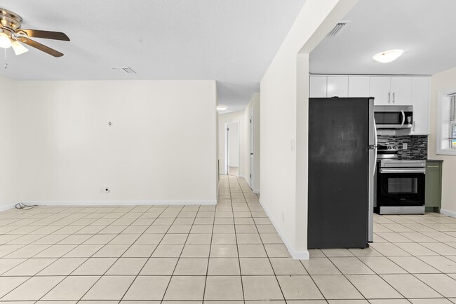 Building Photo - 728-720 20th St