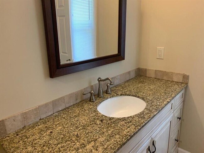 Building Photo - 768 Emerald Forest Cir SW