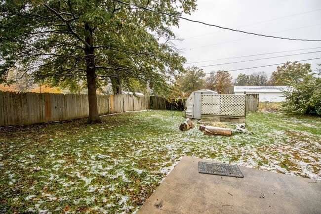 Building Photo - 3 bed, 1 bath home for rent!