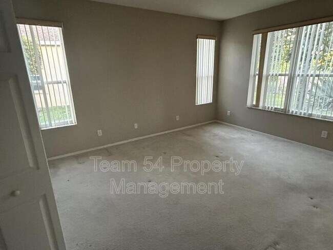 Building Photo - 6323 Sturbridge Ct