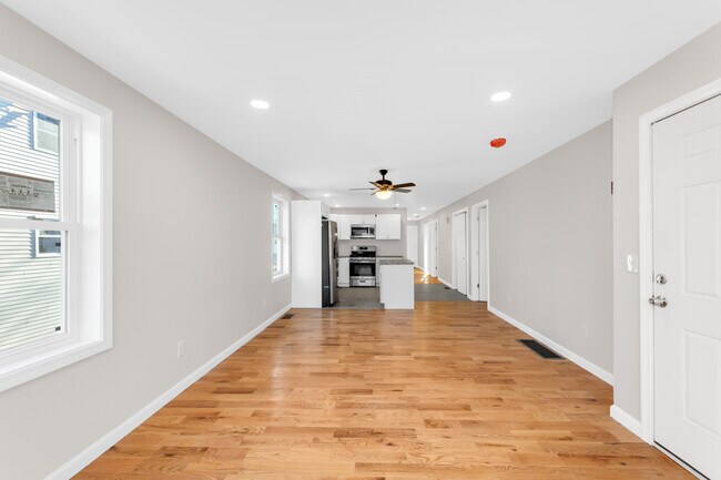 Building Photo - 12 Andy St