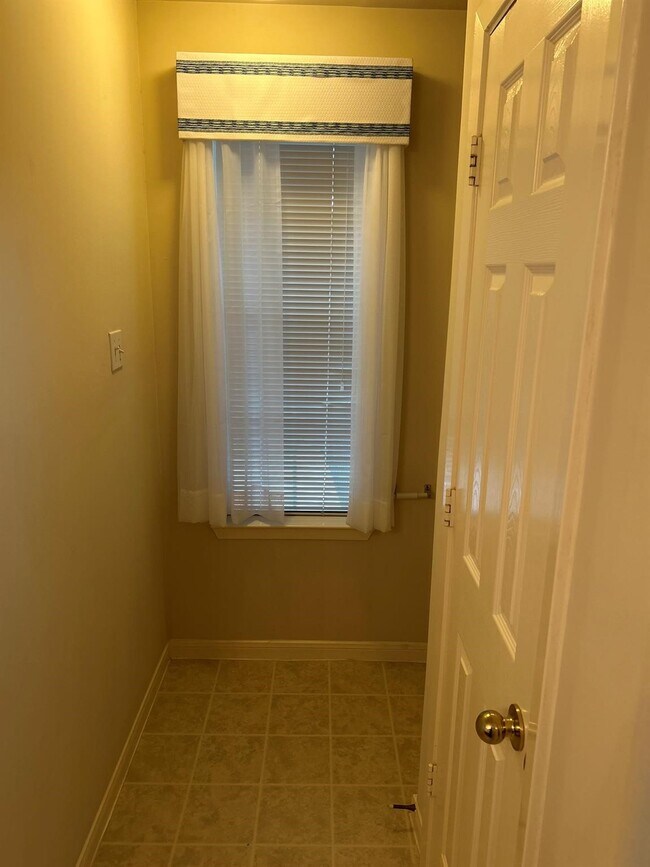 Building Photo - 6421 Austinville Dr