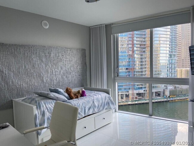 Building Photo - 465 Brickell Ave