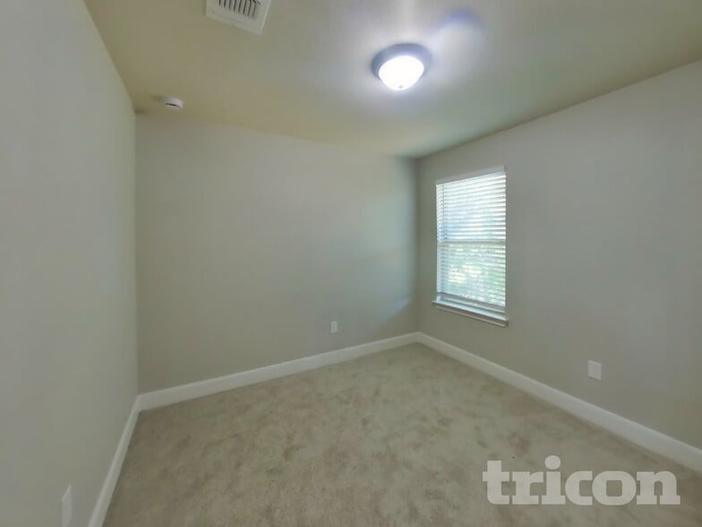 Building Photo - 4007 Anton Dr