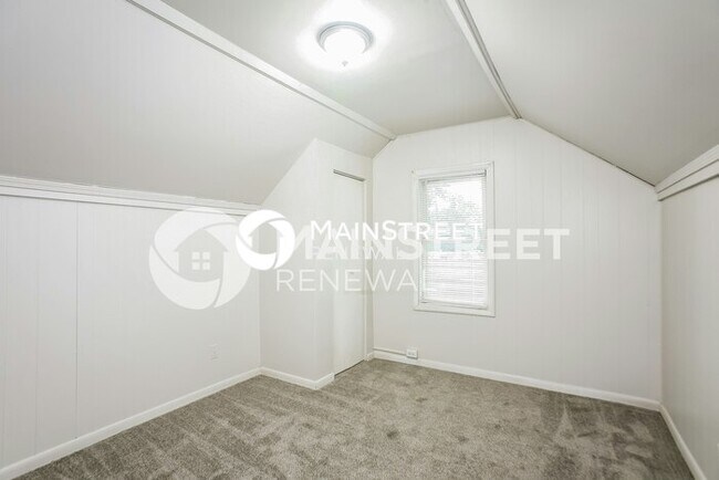 Building Photo - 3 Bedroom Pet-Friendly Home in Indianapoli...