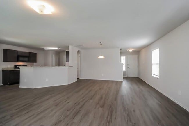 Building Photo - 203 Fallow Deer Dr