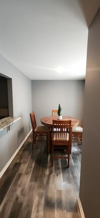 Building Photo - 377 E Montcastle Dr