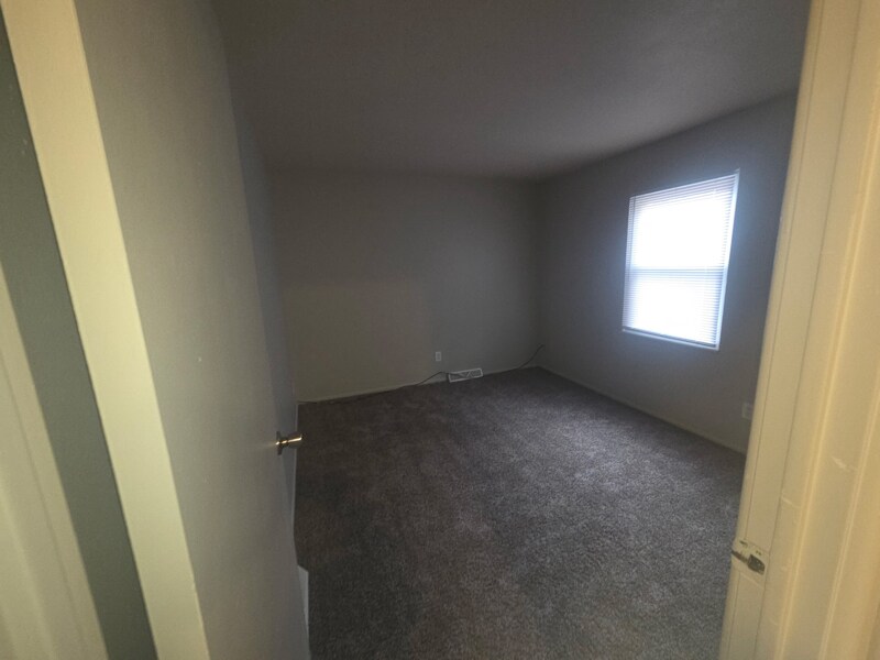 Building Photo - 347 Mathews Rd