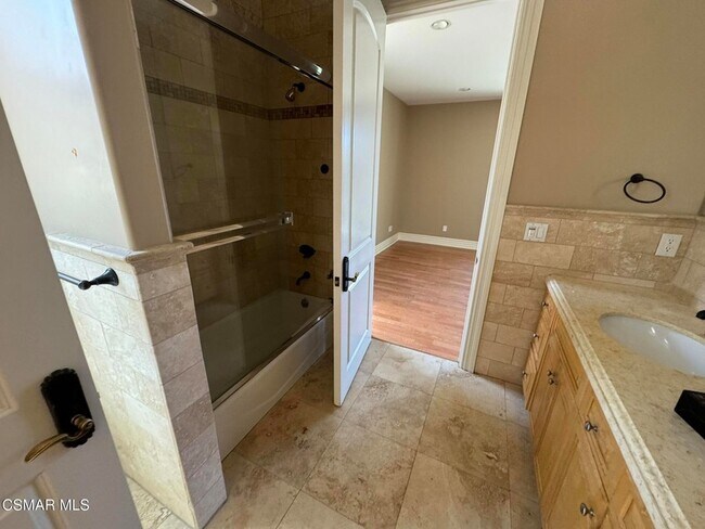 Building Photo - 4960 Chimineas Ave