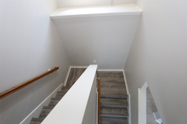 Building Photo - 13518 Sherman Oaks Dr
