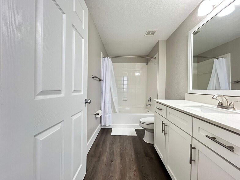 Building Photo - 9533 Magnolia Blossom Dr
