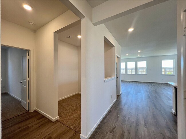 Building Photo - 21835 Redwood Blf Trl