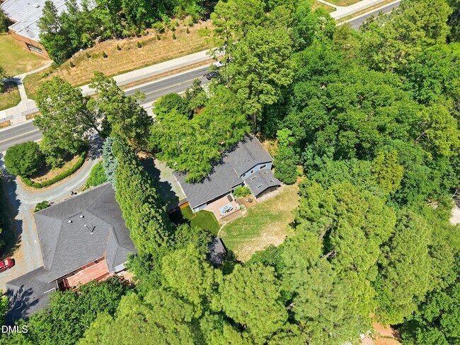 Building Photo - 603 N Estes Dr