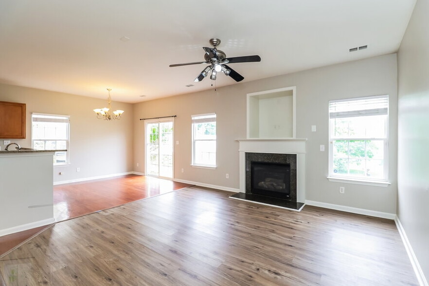 Building Photo - 6415 Glenolden Dr
