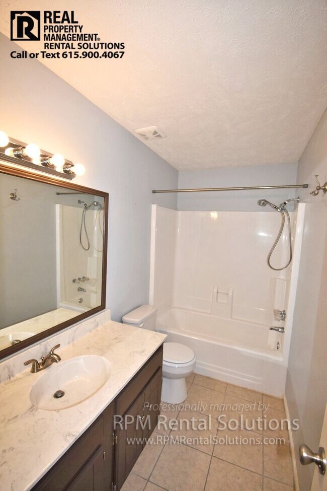 Building Photo - 3BR/2BA in LaVergne w/ 2-car garage, fenced in backyard, walk to Percy Priest Lake!