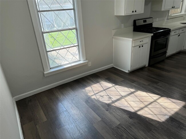 Building Photo - 7920 Findlay St