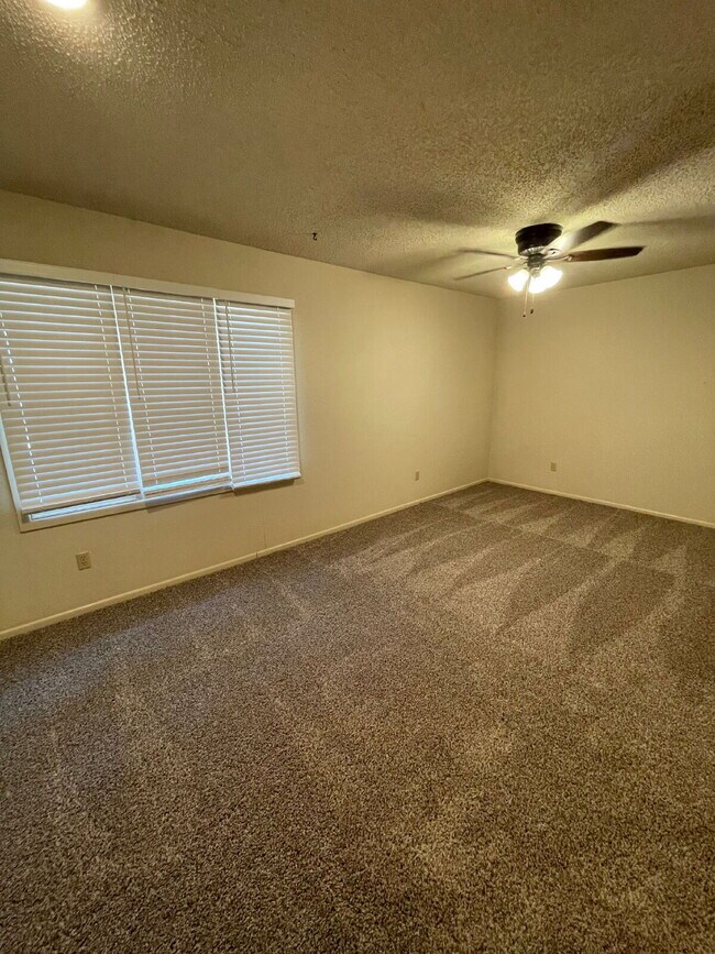 Building Photo - Beautiful Large Home with Basement