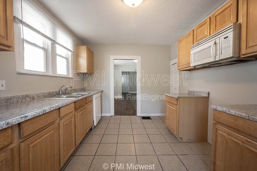 Building Photo - 1529 E Ohio St