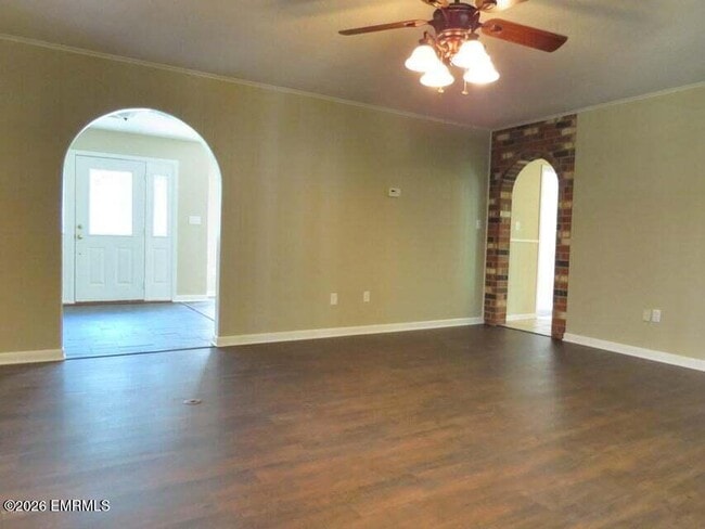 Building Photo - 8410 Cedar Ridge Cir