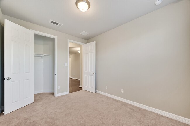 Building Photo - 2131 Islawild Wy