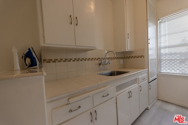 Building Photo - 1940 S Robertson Blvd