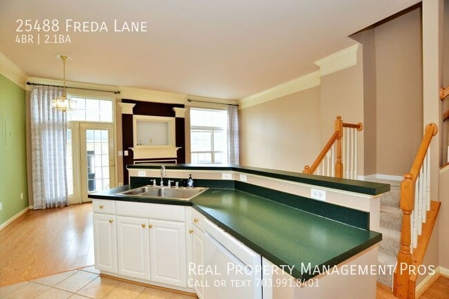 Building Photo - 25488 Freda Ln