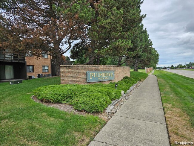 Building Photo - 37313 Clubhouse Dr