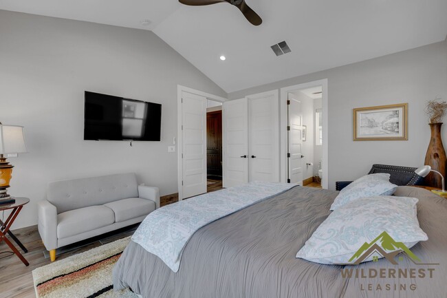 Building Photo - Stunning Luxury Mountain Home with Panoramic Views