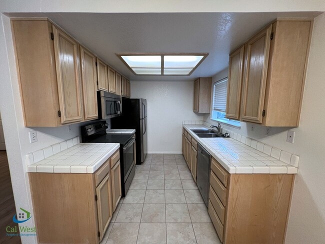Building Photo - $2595 - Spacious 1 Bedroom, 1 Bath Condo in North San Jose!