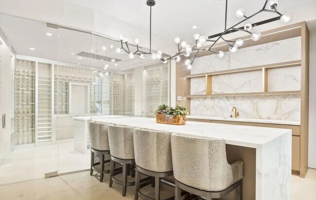 Building Photo - Luxury Coastal Escape w/ Resort-Style Amen...