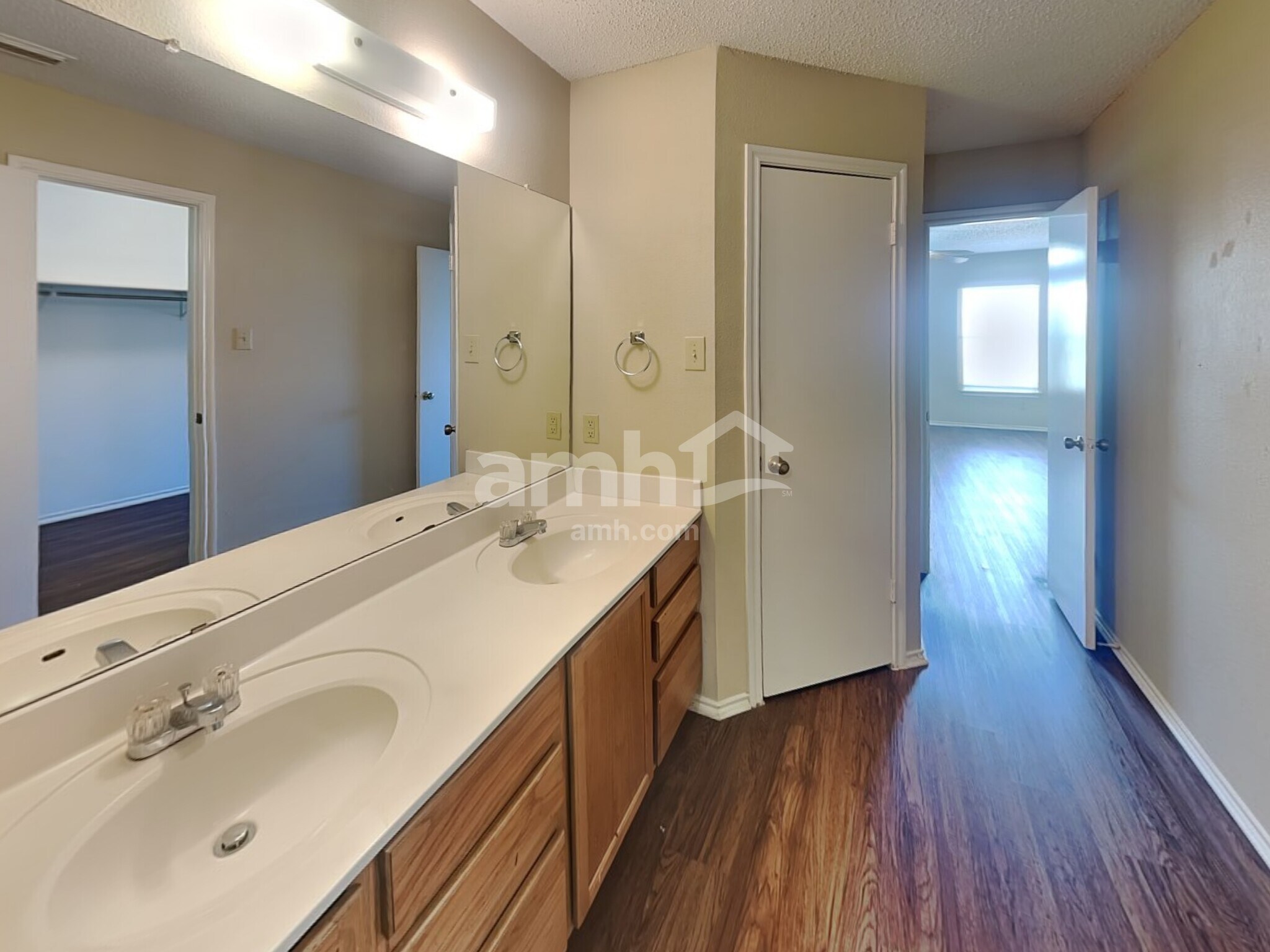 Building Photo - 8043 Cantura Mls